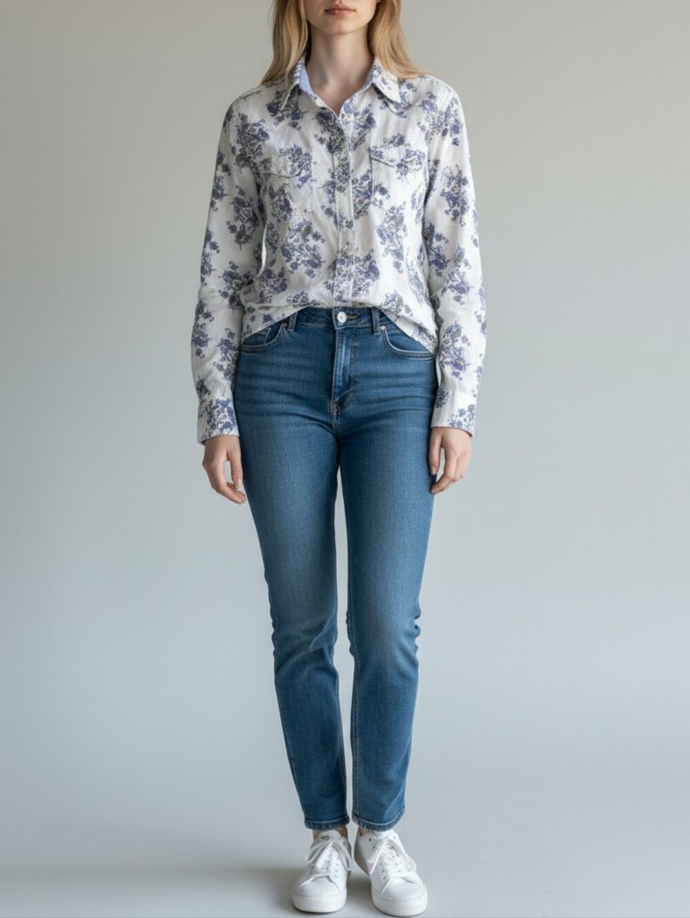 Xhilaration Pasiley Floral Pearl Button Shirt Womens M White Blue Cowgirl Rodeo